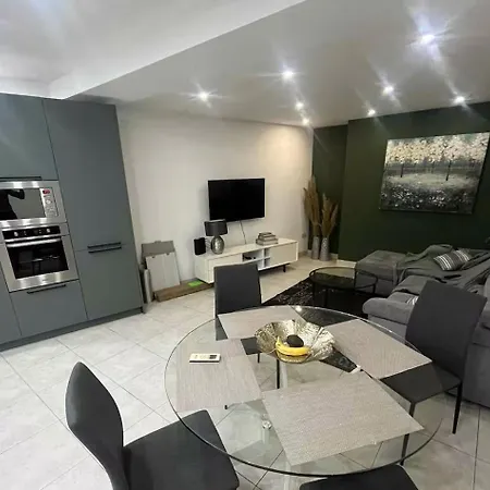 Private 1 - Msida Comfort Δωμάτια σε οικογενειακή κατοικία *